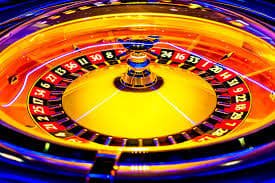 Antarmuka aplikasi mobile lautan toto menampilkan permainan slot dan menu navigasi